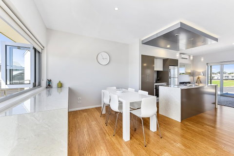 Aloha Waterfront Properties - Holiday Jervis Bay 28
