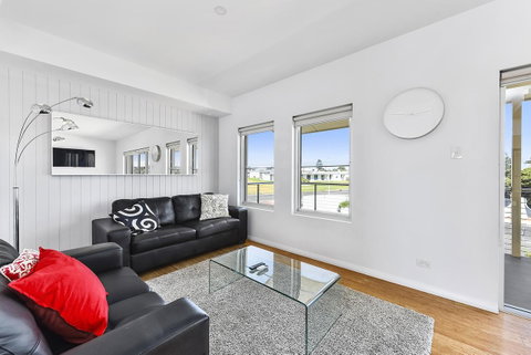 Aloha Waterfront Properties - Holiday Jervis Bay 17