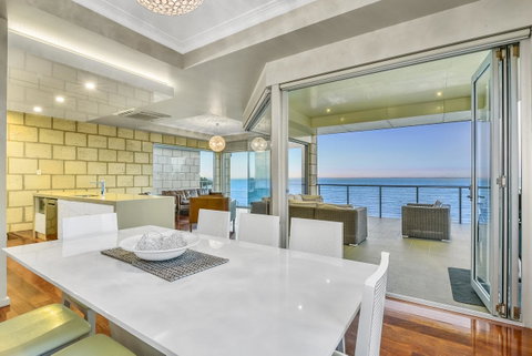 Aloha Waterfront Properties - Holiday Jervis Bay 9