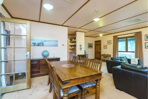 Rustic On 13th - Holiday Jervis Bay 7