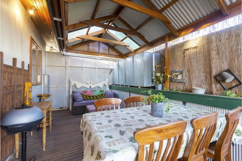 Rustic On 13th - Holiday Jervis Bay 9