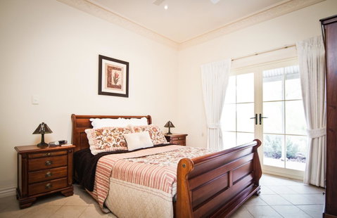 Barossa Vineyard Cottages - Holiday Jervis Bay 32