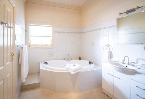 Barossa Vineyard Cottages - Holiday Jervis Bay 33