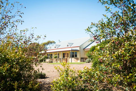 Barossa Vineyard Cottages - Holiday Jervis Bay 2