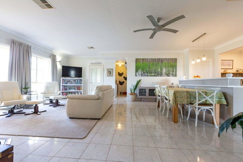 Angaston House - Holiday Jervis Bay 1