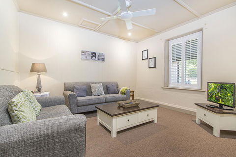Stoneleigh Cottage Bed And Breakfast - Holiday Jervis Bay 4