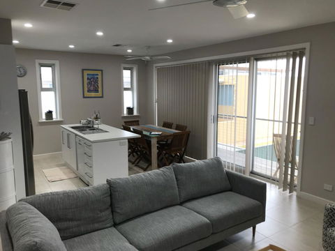 Elandra Holiday Home - Holiday Jervis Bay 5