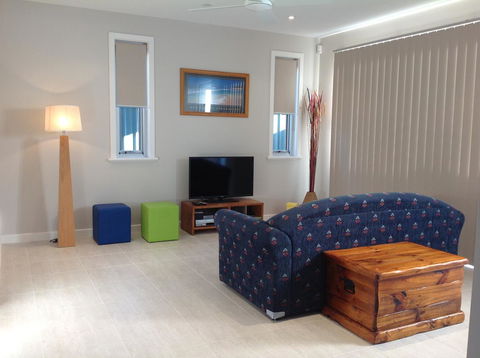 Elandra Holiday Home - Holiday Jervis Bay 9