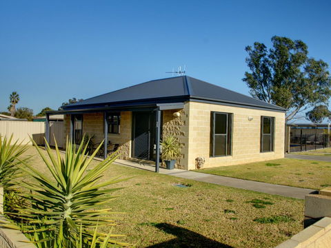 DBJ Holiday Units - Holiday Jervis Bay 0