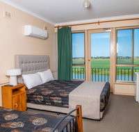 Tailem Bend Riverside Hotel - Holiday Jervis Bay