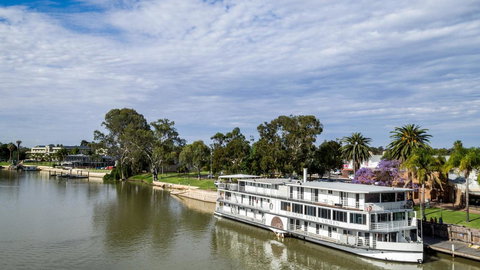 Murray River Queen - Holiday Jervis Bay 0