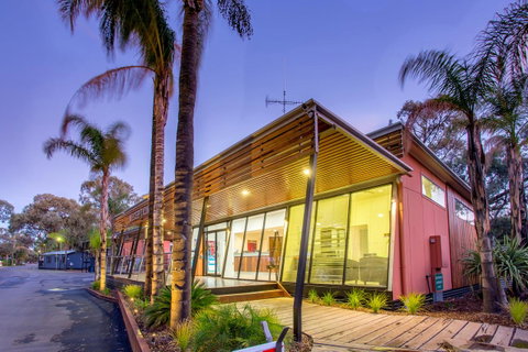 BIG4 Renmark Riverfront Holiday Park - Holiday Jervis Bay 26