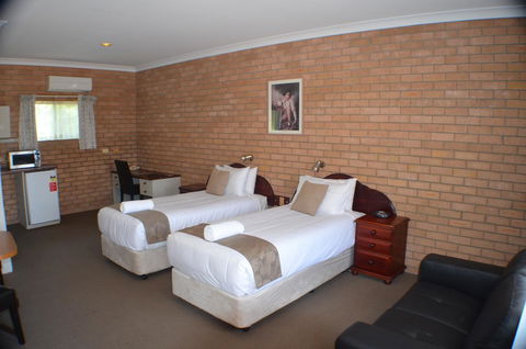 Deer Park Motor Inn Armidale - Holiday Jervis Bay 3