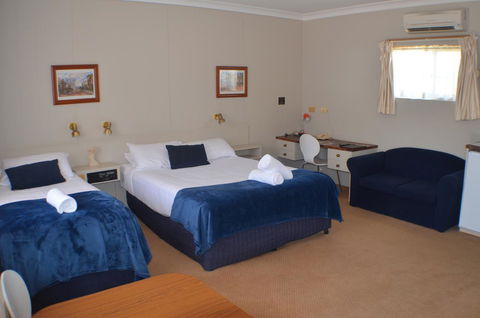 Deer Park Motor Inn Armidale - Holiday Jervis Bay 1
