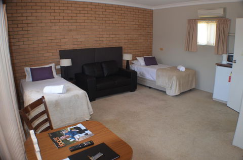 Deer Park Motor Inn Armidale - Holiday Jervis Bay 11
