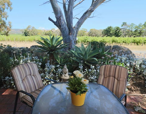 Linger Longer Vineyard - Holiday Jervis Bay 0
