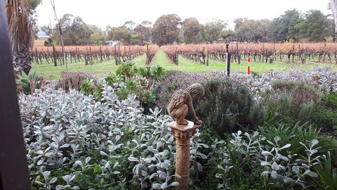 Linger Longer Vineyard - Holiday Jervis Bay 4