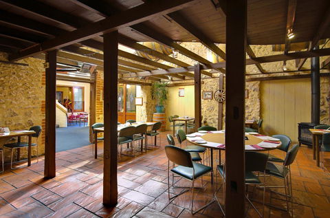 Victoria Hotel Strathalbyn - Holiday Jervis Bay 12
