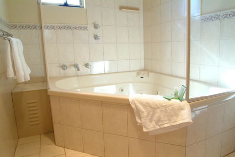 Victoria Hotel Strathalbyn - Holiday Jervis Bay 5