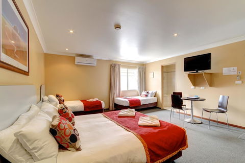 Victoria Hotel Strathalbyn - Holiday Jervis Bay 16