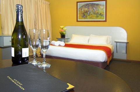 Victoria Hotel Strathalbyn - Holiday Jervis Bay 13