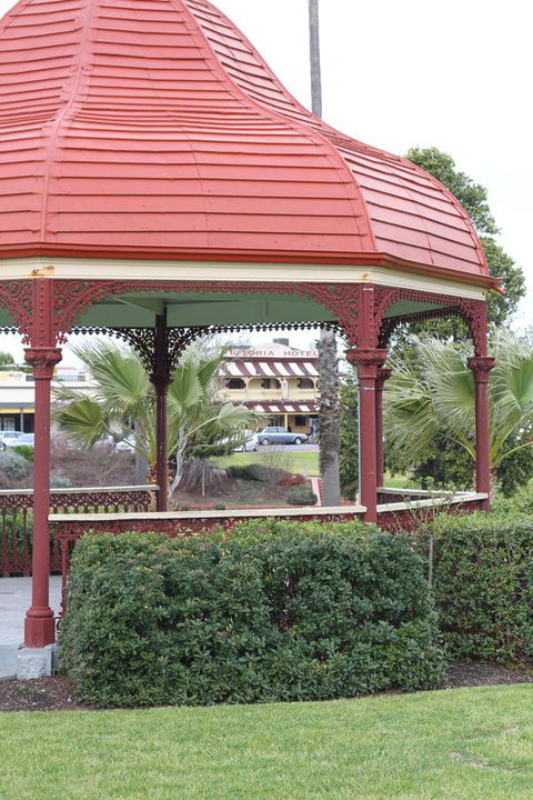 Victoria Hotel Strathalbyn - Holiday Jervis Bay 8