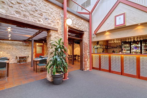 Victoria Hotel Strathalbyn - Holiday Jervis Bay 10