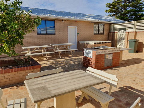 Ocean Beach Chalet 18 - Holiday Jervis Bay 11