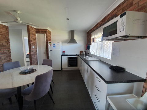 Ocean Beach Chalet 18 - Holiday Jervis Bay 2