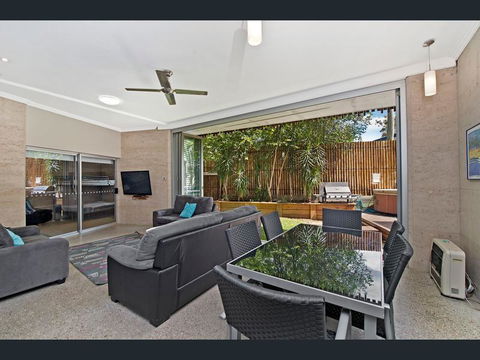 Crescent Head Spa Villa - Holiday Jervis Bay 12