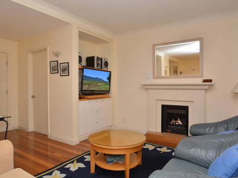 Villa 2br Prosecco Villa Located Within Cypress Lakes Resort - Holiday Jervis Bay 1