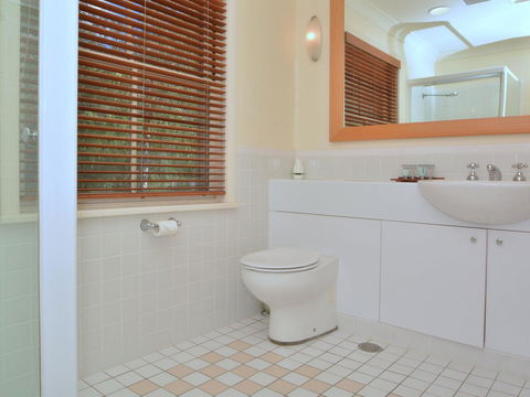 Villa 2br Prosecco Villa Located Within Cypress Lakes Resort - Holiday Jervis Bay 15