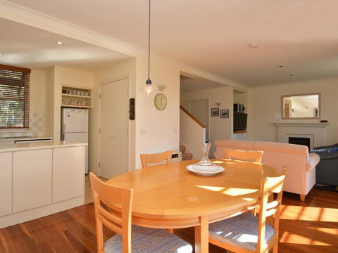 Villa 2br Prosecco Villa Located Within Cypress Lakes Resort - Holiday Jervis Bay 6