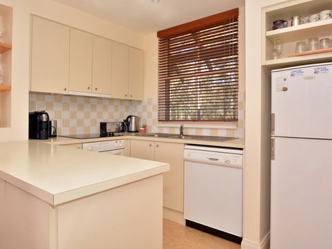 Villa 2br Prosecco Villa Located Within Cypress Lakes Resort - Holiday Jervis Bay 8