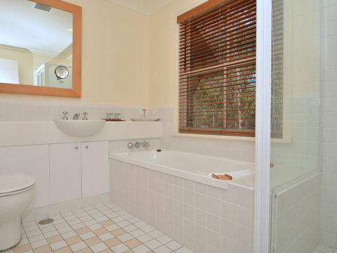 Villa 2br Prosecco Villa Located Within Cypress Lakes Resort - Holiday Jervis Bay 13