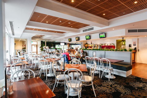 Coniston Hotel Wollongong - Holiday Jervis Bay 11