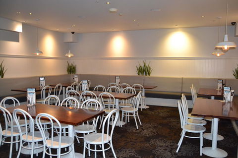 Coniston Hotel Wollongong - Holiday Jervis Bay 22