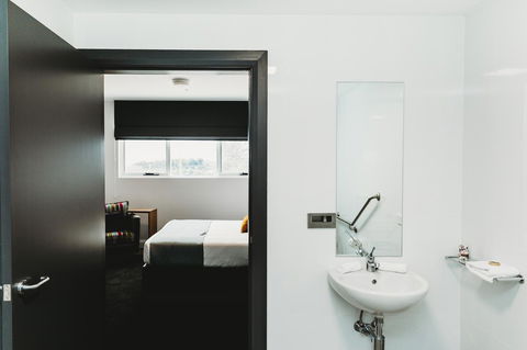 Coniston Hotel Wollongong - Holiday Jervis Bay 27