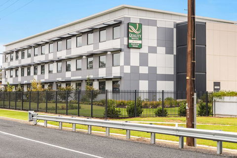 Quality Hotel Rules Club Wagga - Holiday Jervis Bay 17