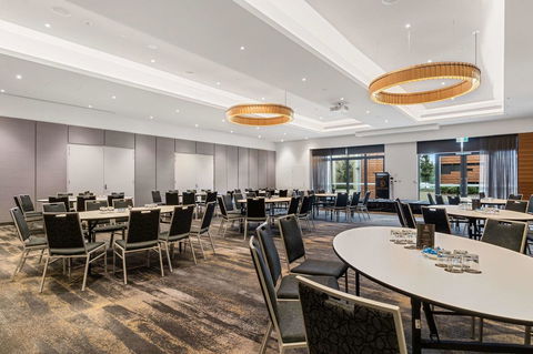 Quality Hotel Rules Club Wagga - Holiday Jervis Bay 15