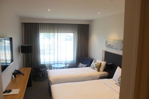 Quality Hotel Rules Club Wagga - Holiday Jervis Bay 5