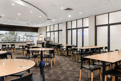 Quality Hotel Rules Club Wagga - Holiday Jervis Bay 13