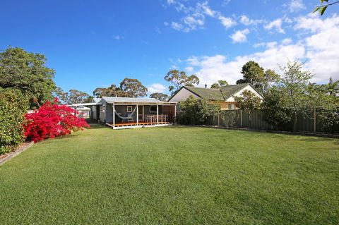 Hayes Beach House I Award Winner I 4 Mins To Beach - Holiday Jervis Bay 8