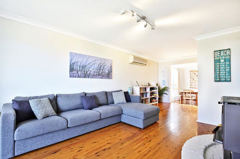 Hayes Beach House I Award Winner I 4 Mins To Beach - Holiday Jervis Bay 9