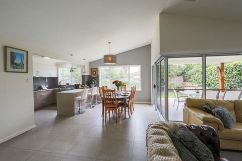 Armidale Cottage - House 2 - Holiday Jervis Bay 16