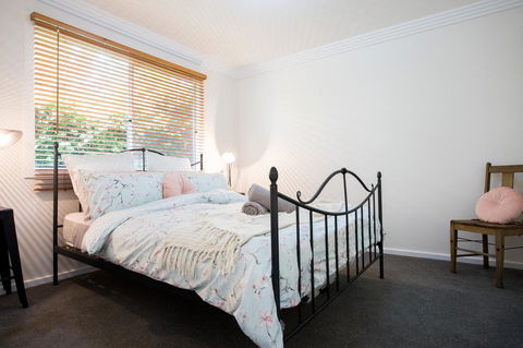 Armidale Cottage - House 2 - Holiday Jervis Bay 23