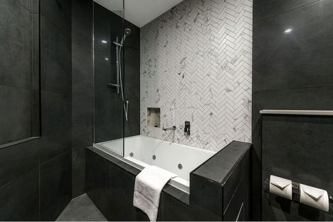 Holiday Inn & Suites - Parramatta Marsden Street, An IHG Hotel - Holiday Jervis Bay 6