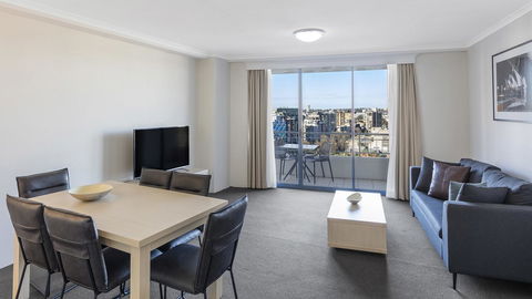 Oaks Sydney Castlereagh Suites - Holiday Jervis Bay 7