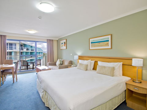 Oaks The Entrance Waterfront Suites - Holiday Jervis Bay 10