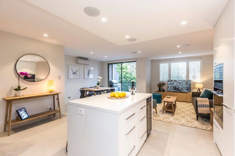 Nobbs Â· Executive 2 Storey Sydney Apartment With Pool - Holiday Jervis Bay 2